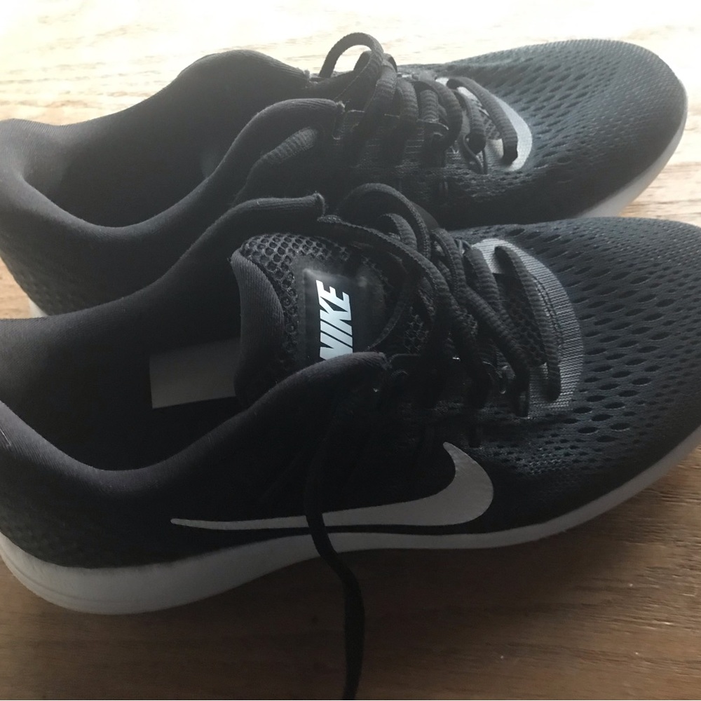 Women’s Nike sneakers